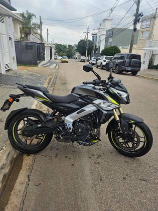 BAJAJ DOMINAR NS400Z BAJAJ DOMINAR NS400Z